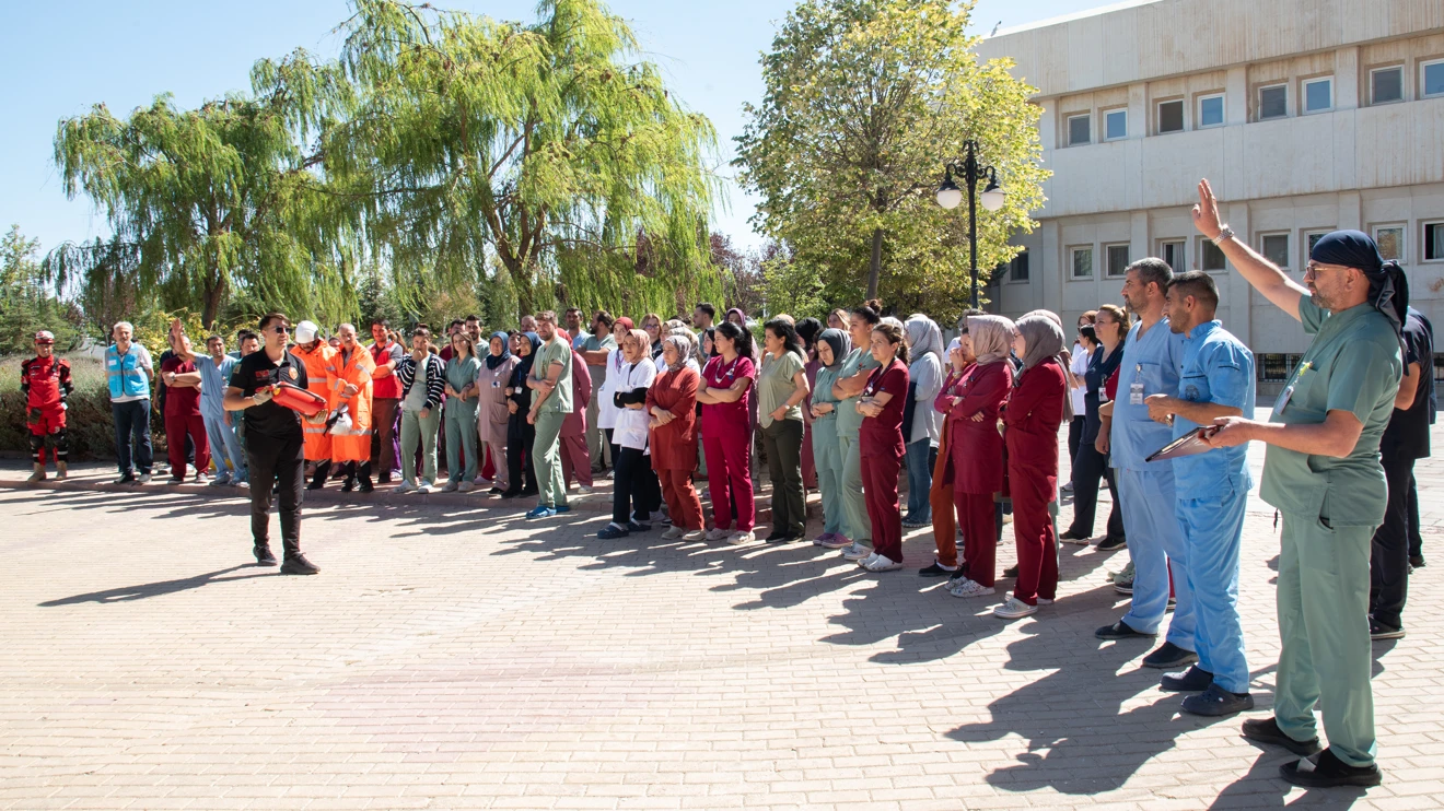 Selçuk Üniversitesi Tıp Fakültesi Hastanesinde yangın eğitimi ve tatbikatı